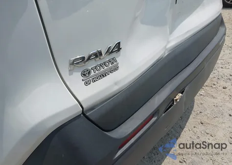 2021 Toyota Rav4 Xle z USA, uszkodzony, nr VIN 2T3W1RFV9MW151029